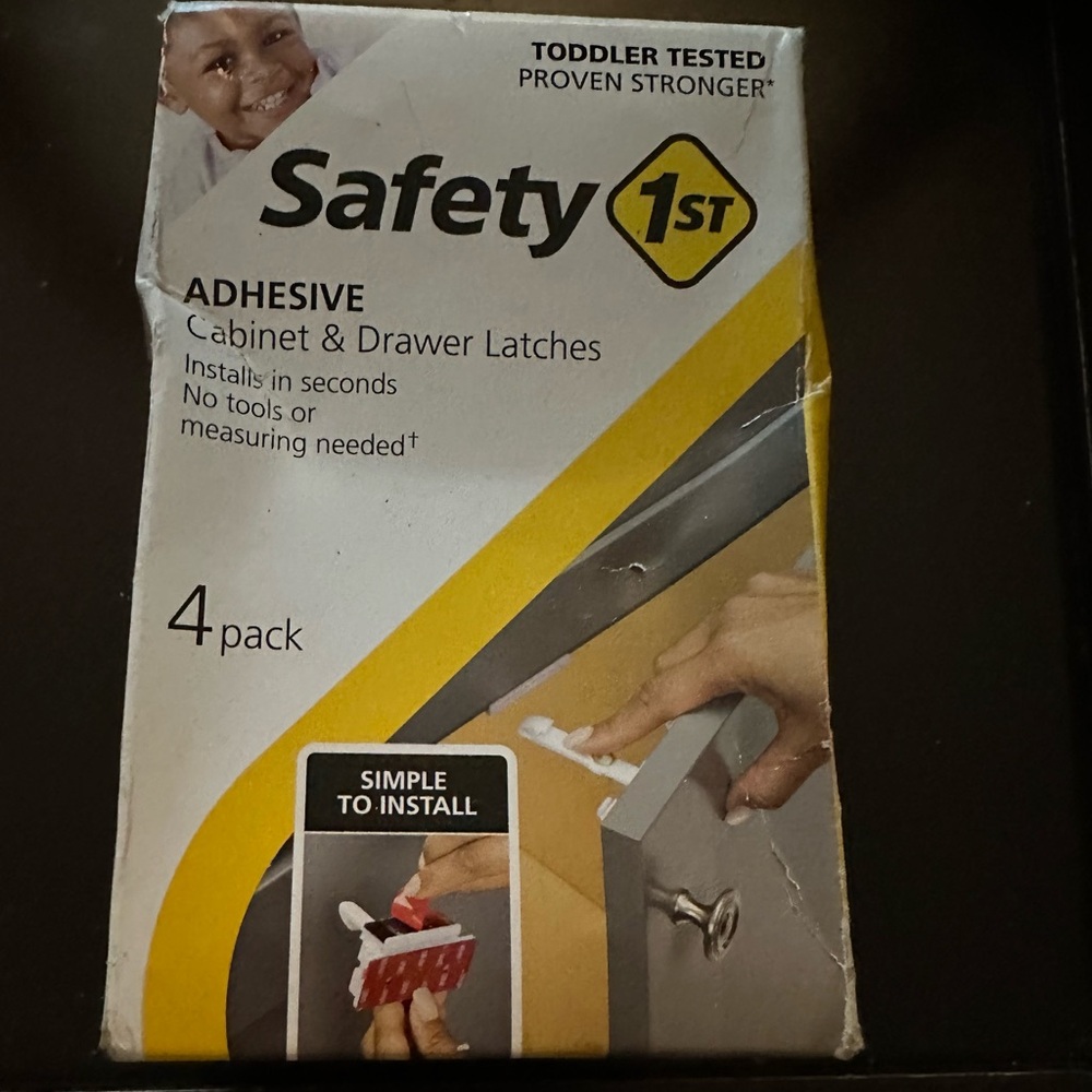 New safety 1st 4 Pack Adhesive Cabinet & Drawer Latches